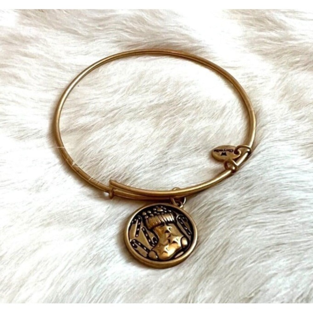 Chrysalis Christmas Stocking Bangle Bracelet Gold Tone Metal Charm Dangle 12870
